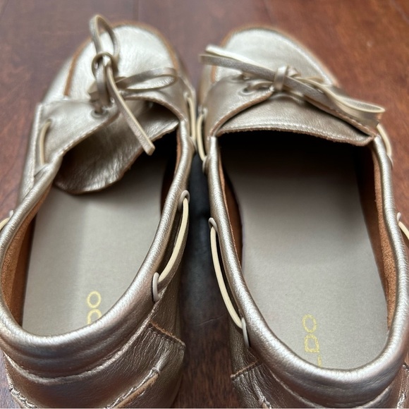Aldo Women’s Preppy “Sail” Metallic Gold Leather Boat Loafer Slip-Ons, Size 10 - Picture 13 of 14